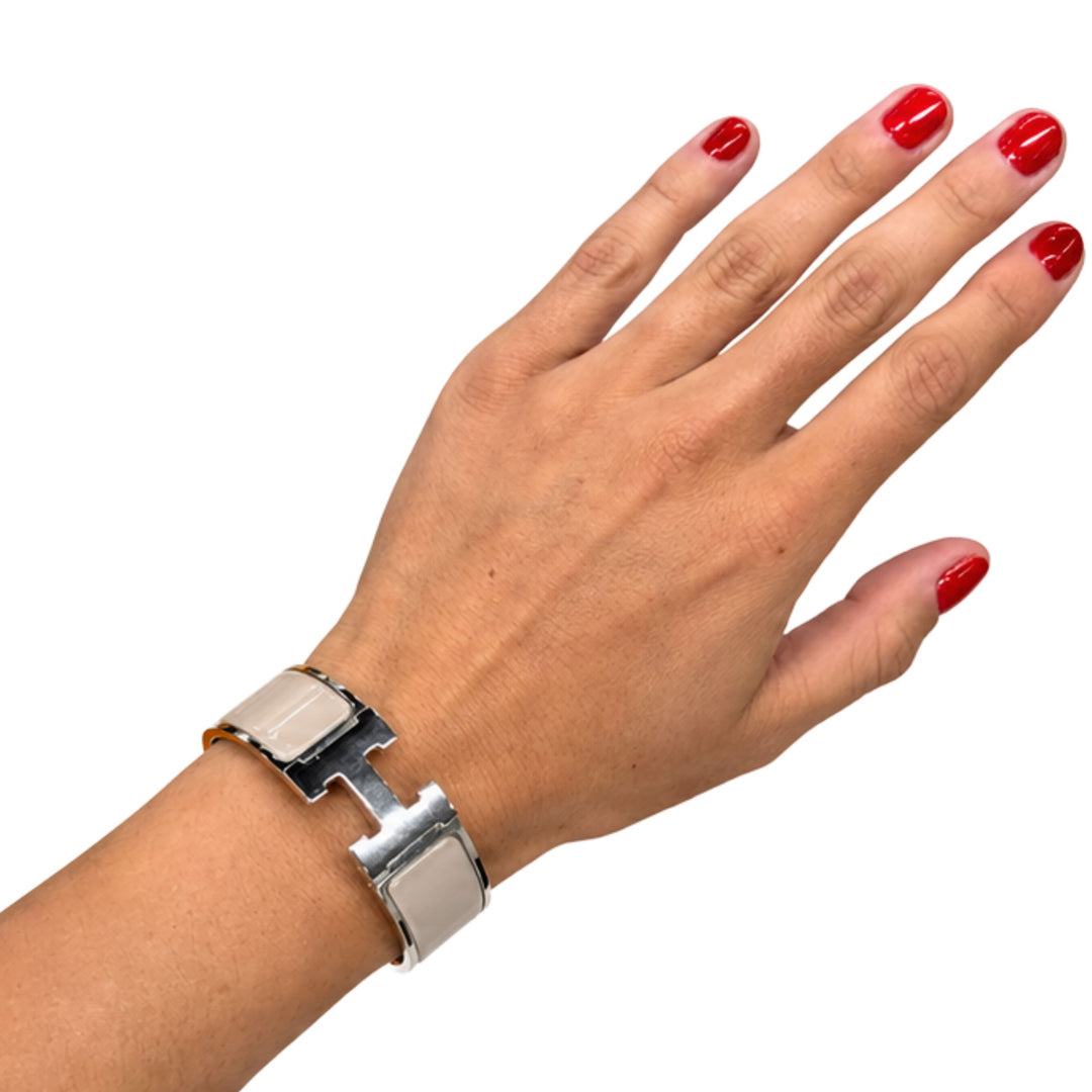 Hermès Clic Clac H Bracelet in Beige