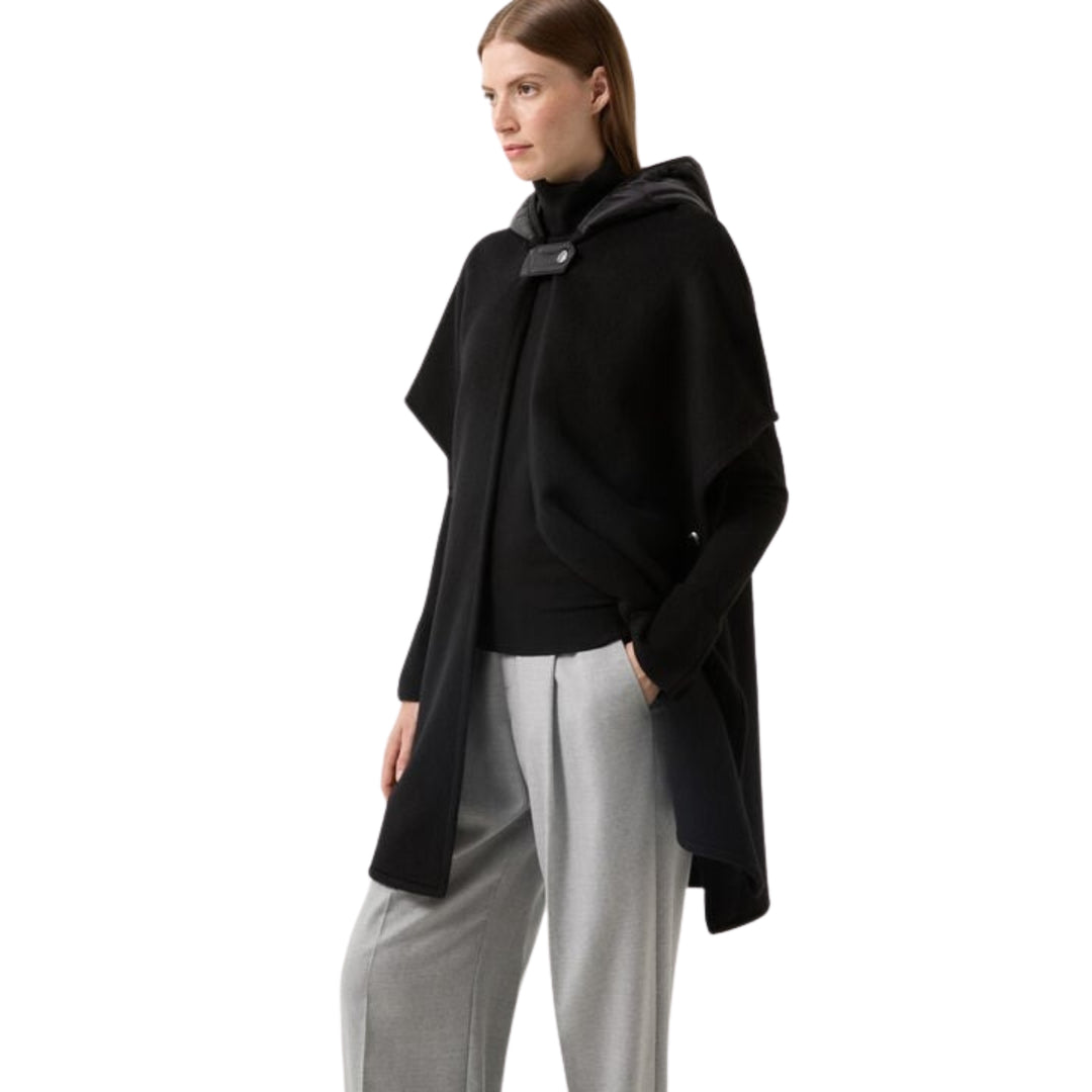 Nilla Cape in Black