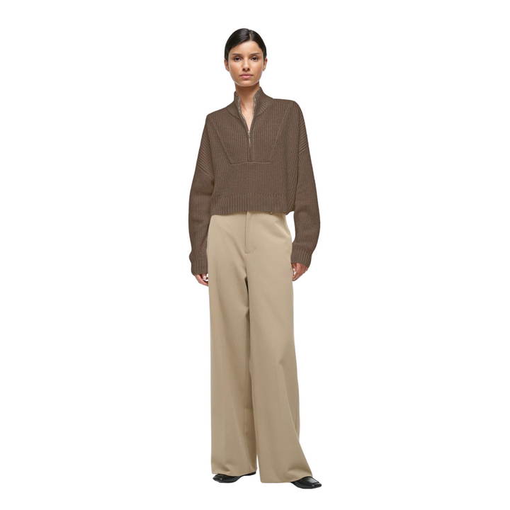 Cropped Hampton Cashmere Sweater in Truffle