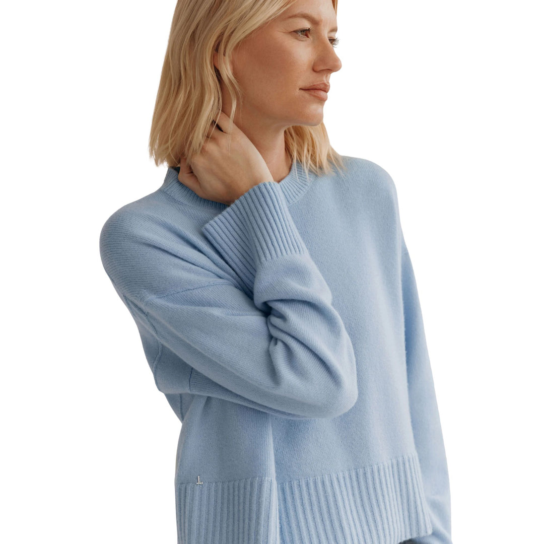 CREWNECK CROPPED SWEATER