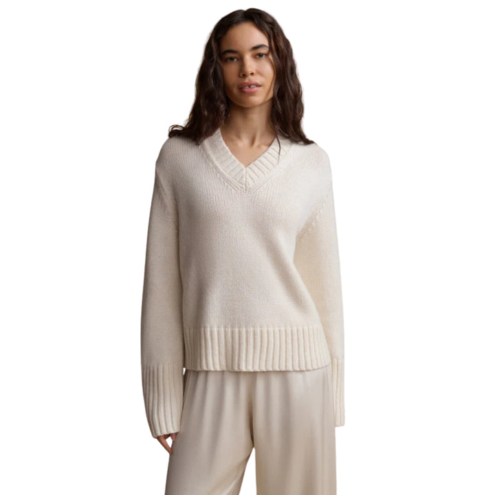 Cropped Cashmere Jet V-Neck in Ivory