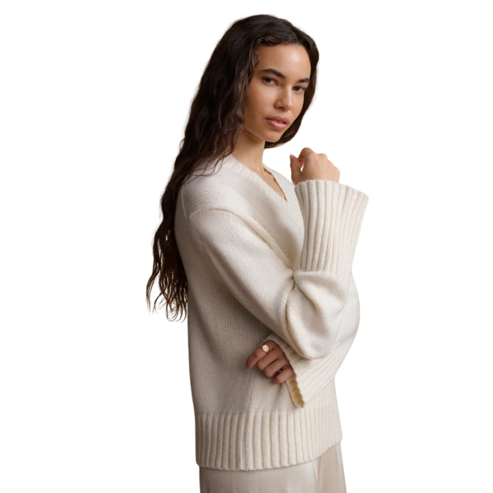 Cropped Cashmere Jet V-Neck in Ivory