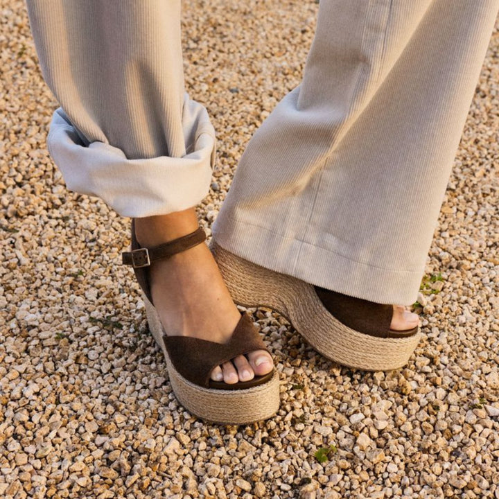 Doina Wedge in Chocolate