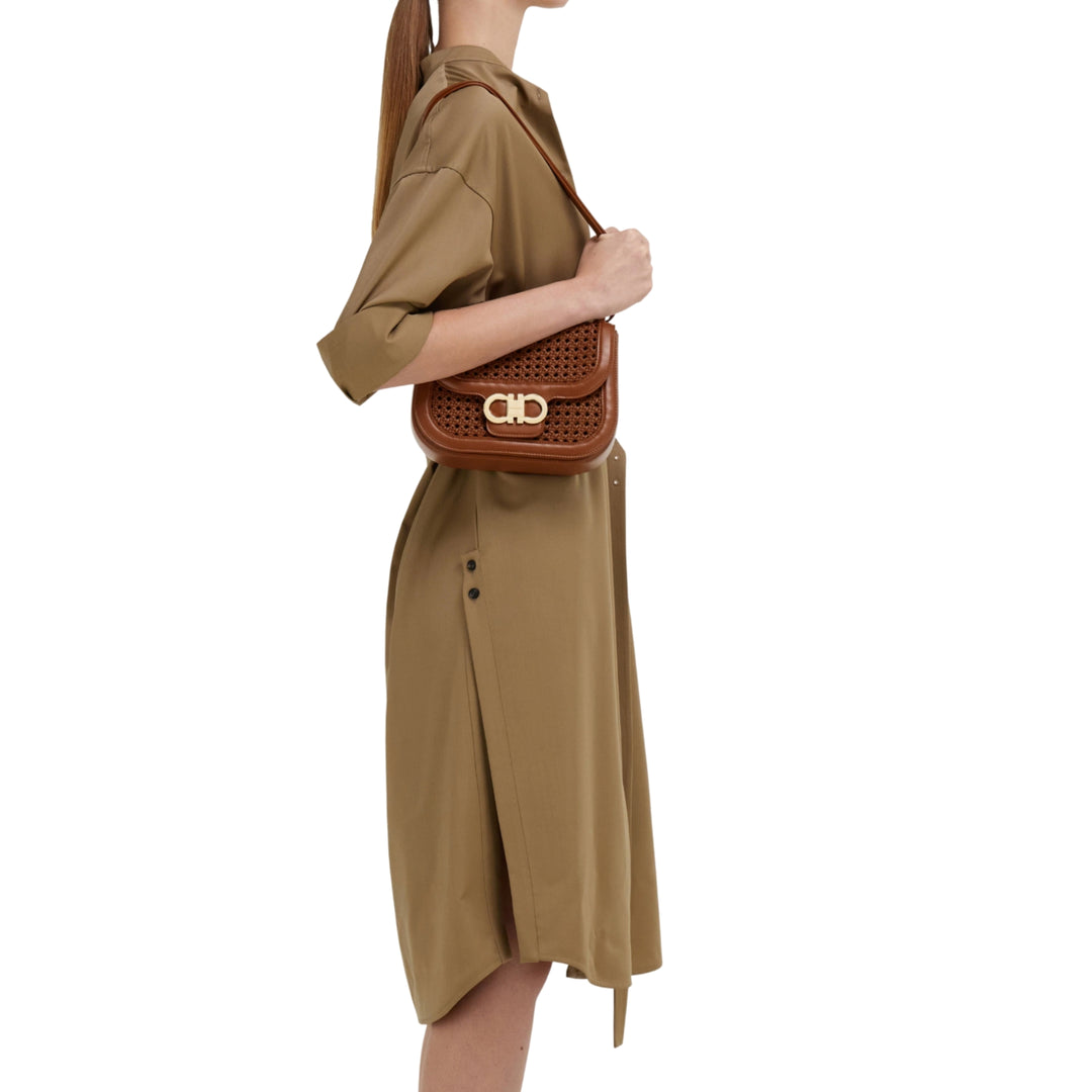 Naturale Double Gancio Woven Flap