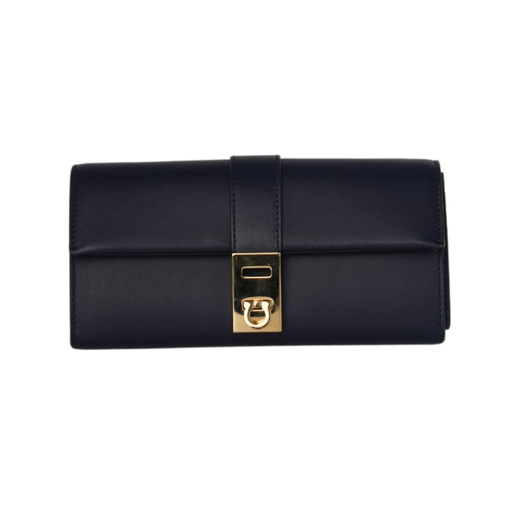 Hug WOC In Midnight