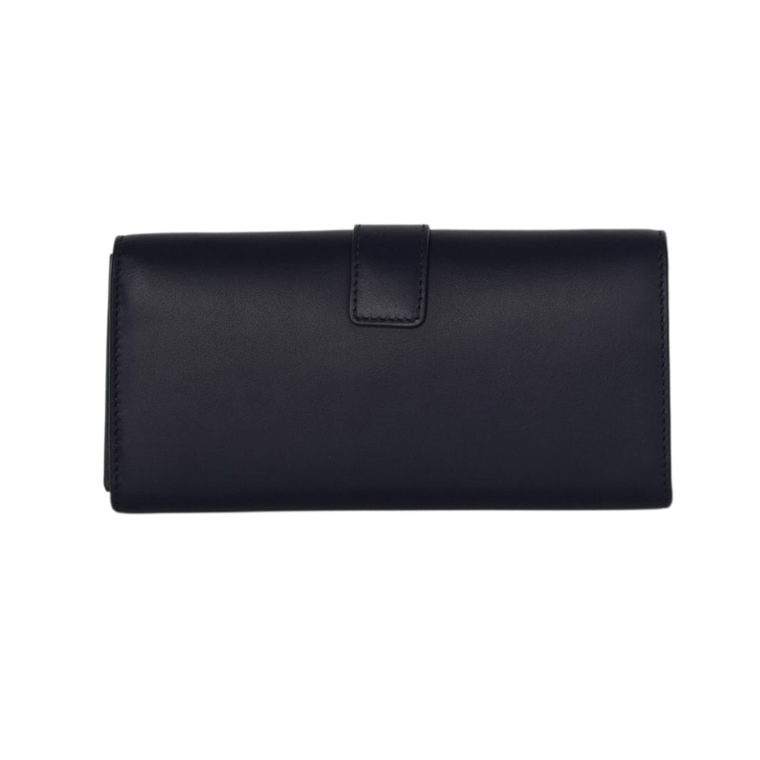 Hug WOC In Midnight