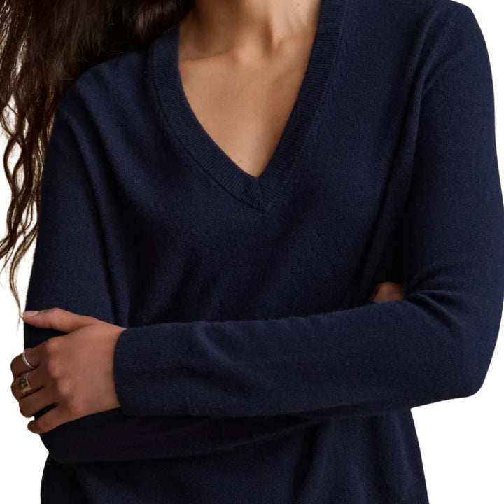 Flynn Cashmere V-Neck in Dark Navy