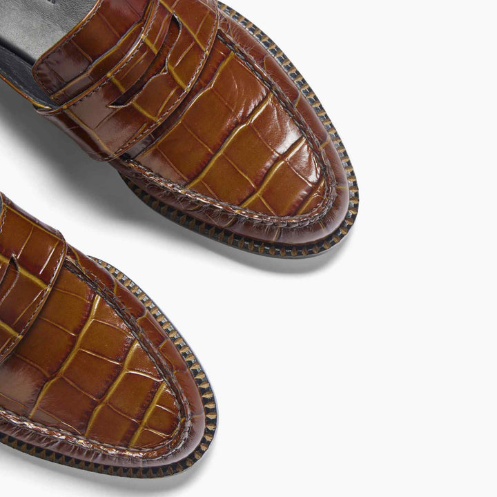 Tash Loafer in Hickory