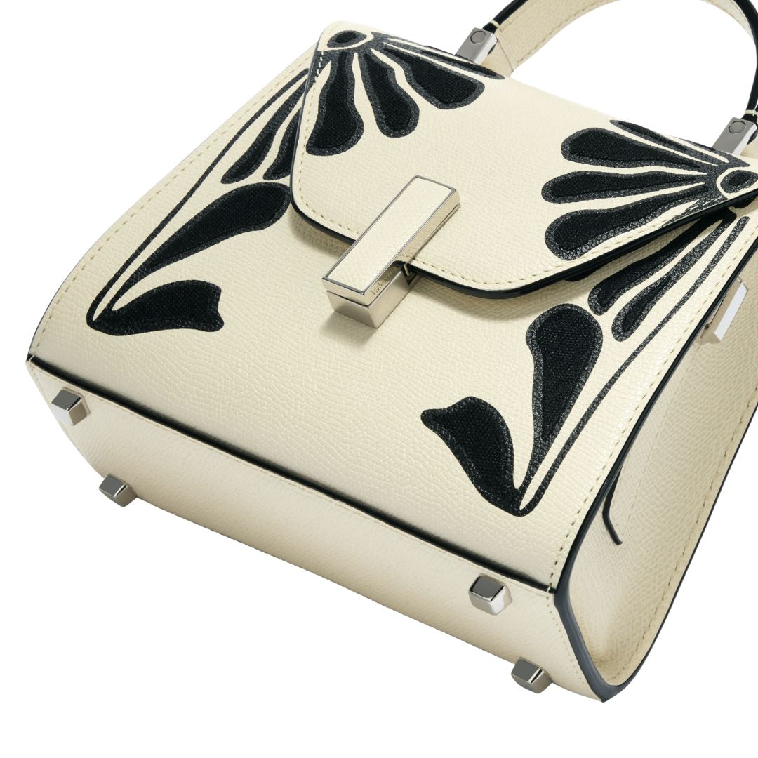 Iside Micro Ricamo Daisy in Pergamena and Black