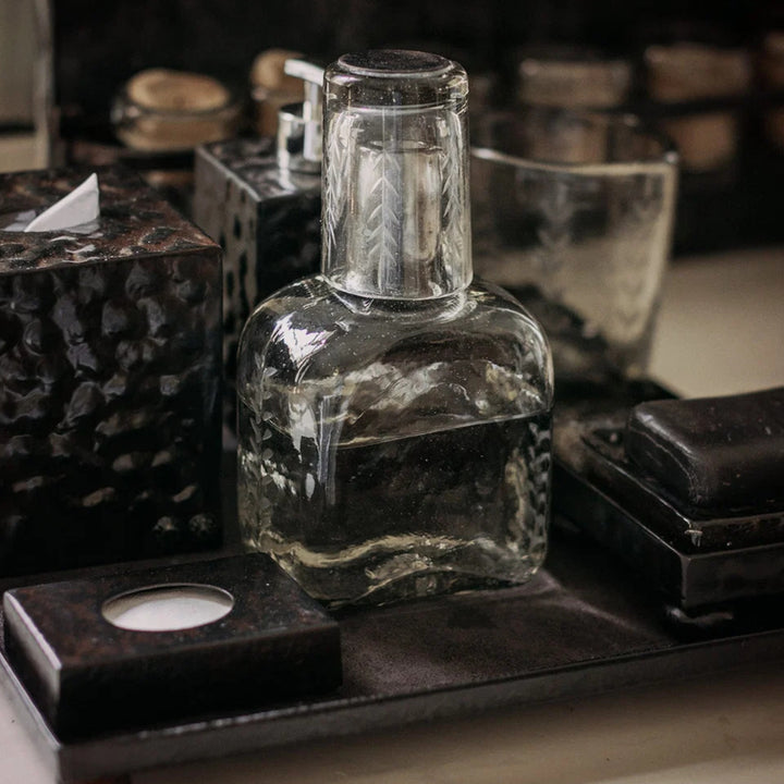 Laurel Decanter with Laurel Etched Vaso Agua