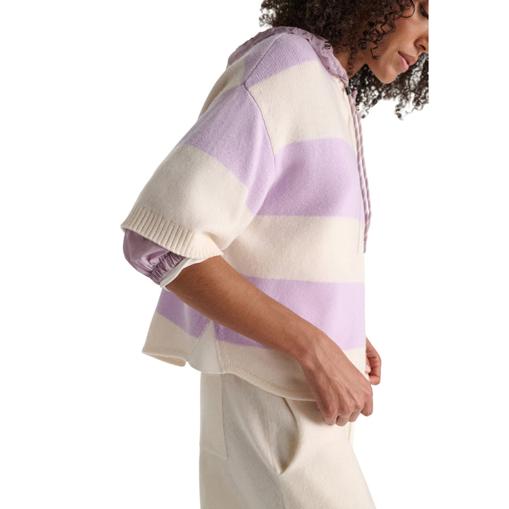 Modern Statements Pullover in White Lavendel