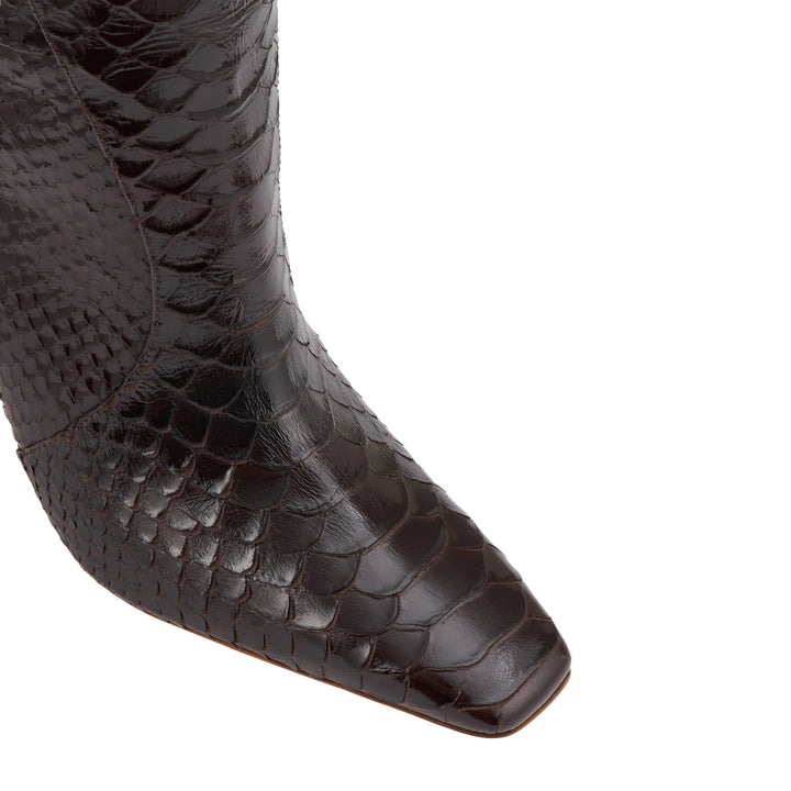Raven 90 Boot in Dark Brown