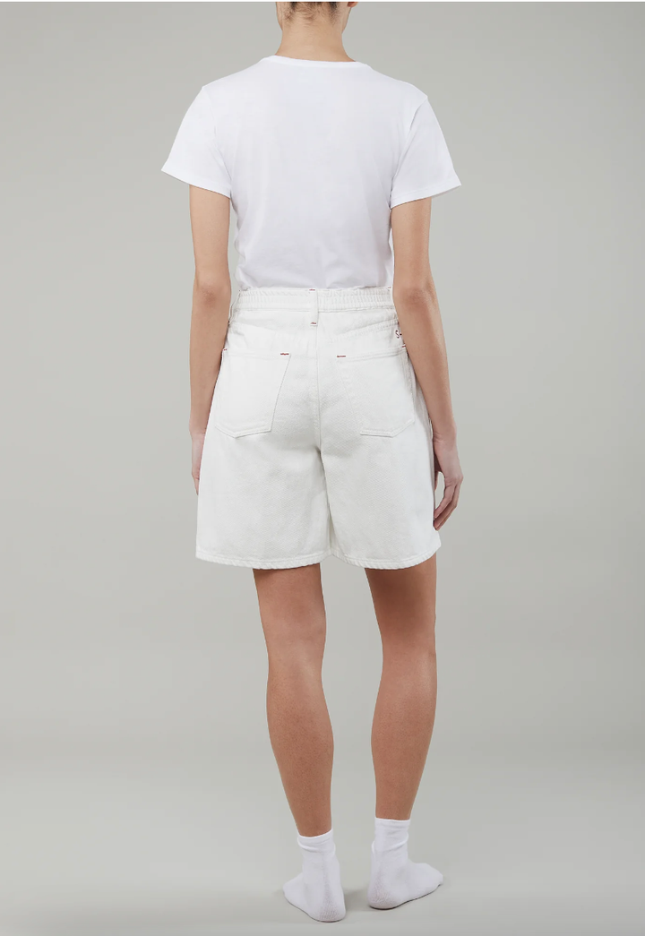Lola Short in Milk