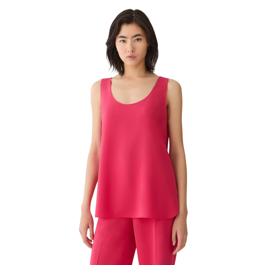 Sleeveless Scoop Neck Blouse W/ Rounded Hem in Pink Peony