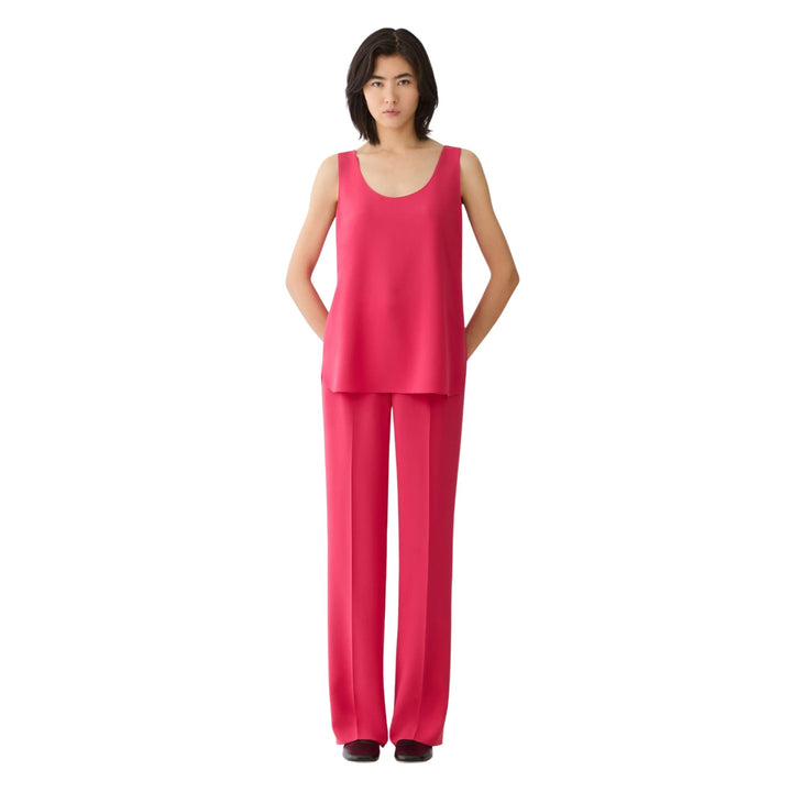 Sleeveless Scoop Neck Blouse W/ Rounded Hem in Pink Peony