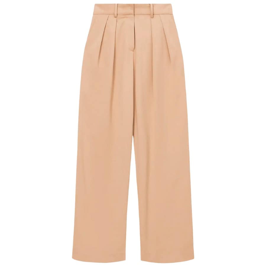 An essential wide leg pleated trouser, the Luisa Pant features two side pockets and a hook and zip closure. This style completes a suit when worn with the matching City Blazer.