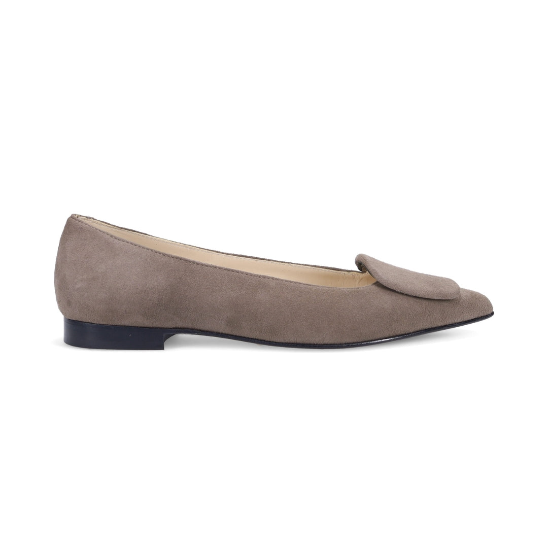 Yuna Suede Flat in Taupe