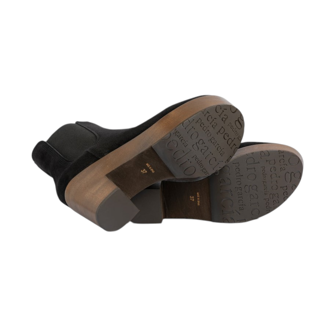 Dalmi Boot in Black Velour-Dark Wood