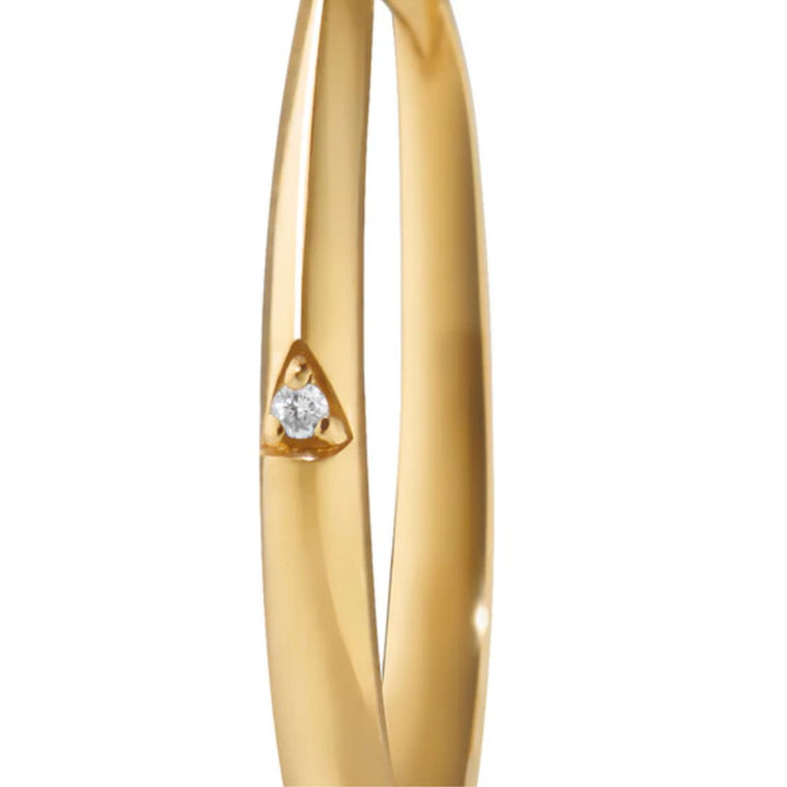 Points North YG ring with London Blue Topaz and Diamond
